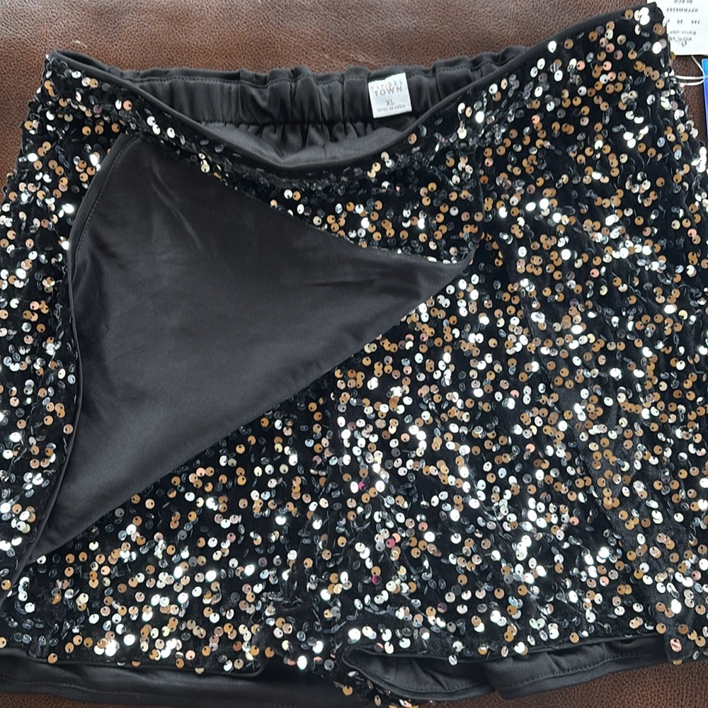 Super cute brand new sparkle skort - Picture 3 of 5